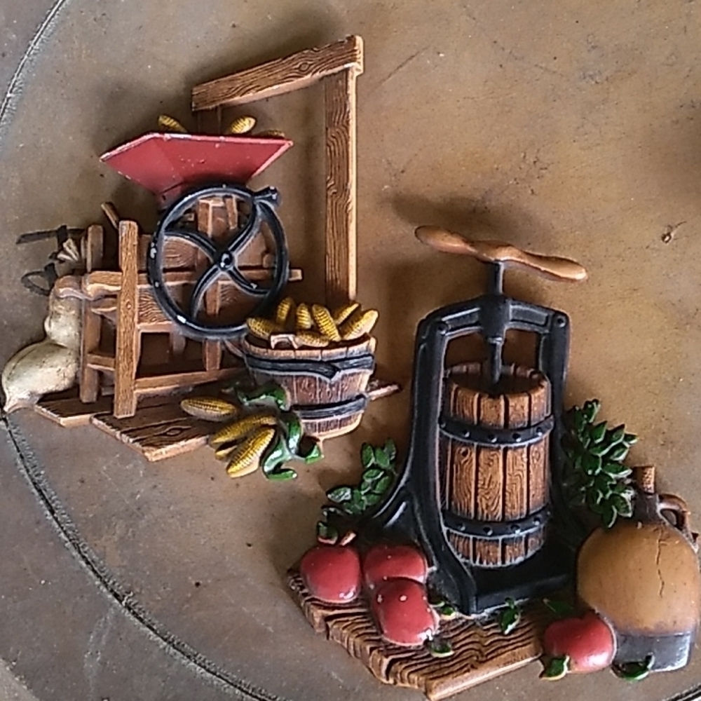 Vintage 1970s Homco Home Interiors wall deco metal